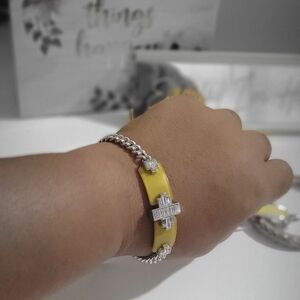NWT Lia Sophia Yellow and Silver Chain Bracelet With Rhinestone Accent